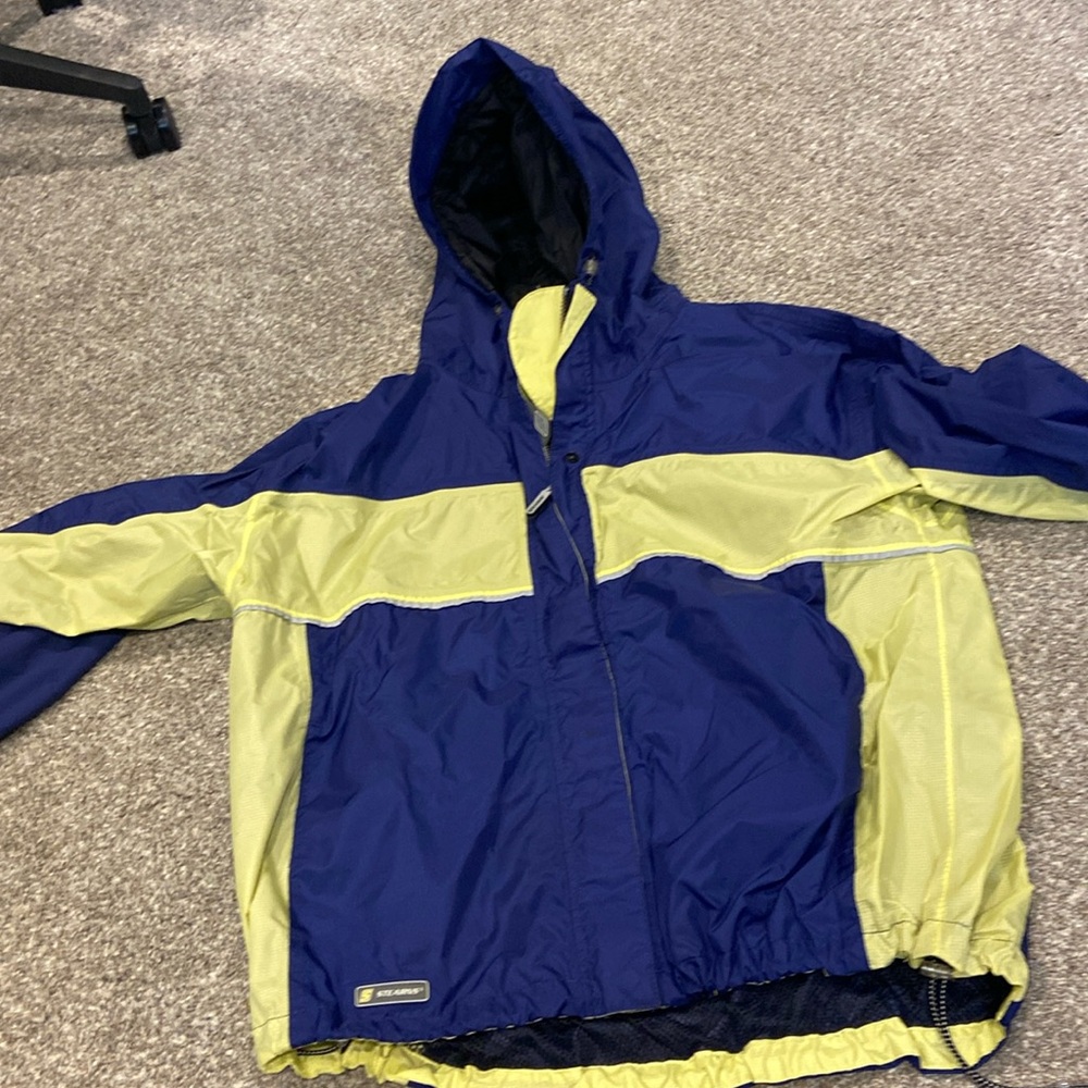 Sterns Boating wind breaker.   Dark blue pale yellow. Wash / Wear.